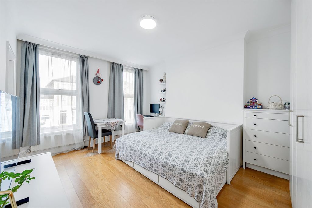 Property photo 1 of 6 (Main)