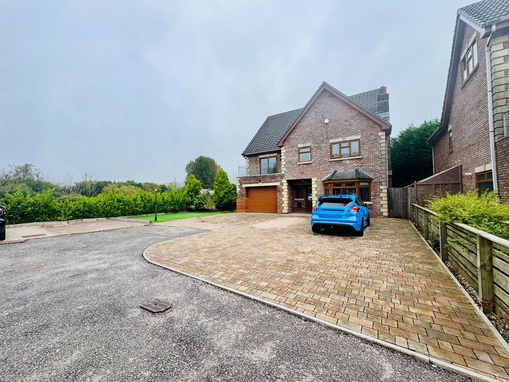 Property photo 2 of 55