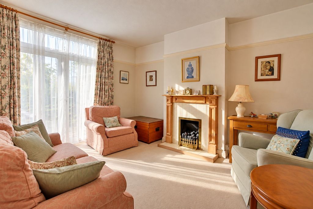 Property photo 2 of 18