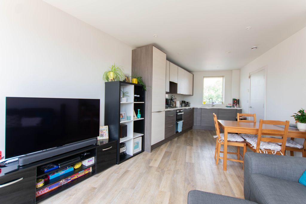 Property photo 2 of 8