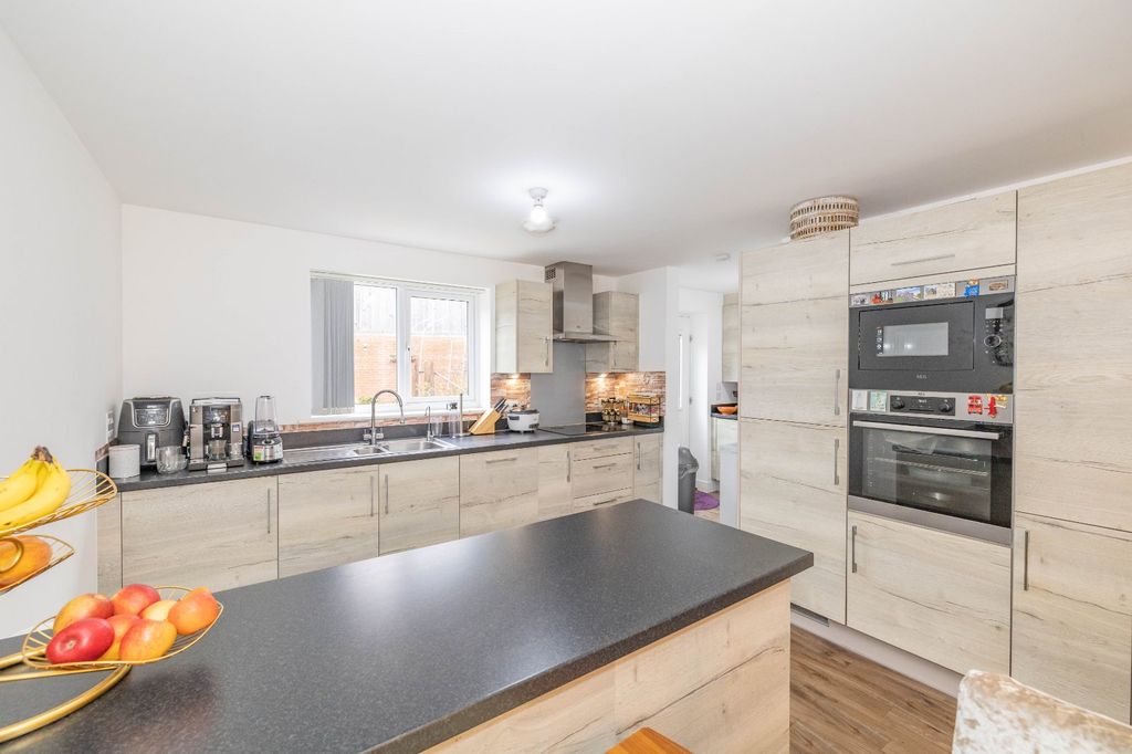 Property photo 2 of 27 Picture 2