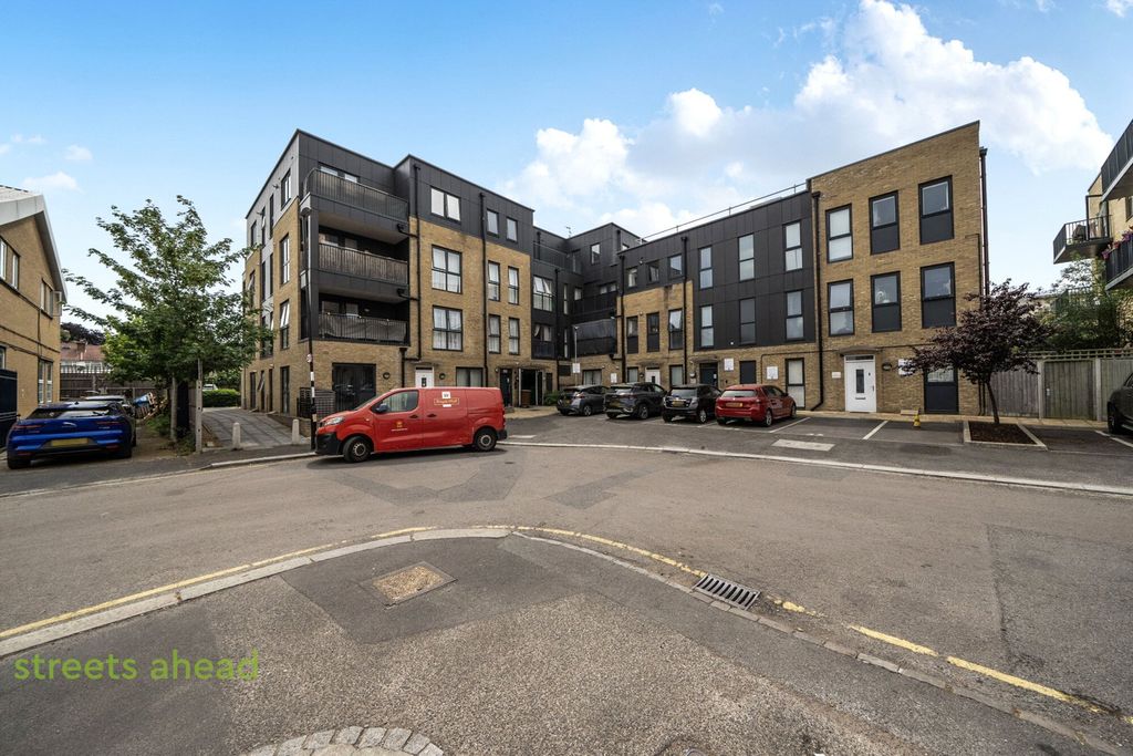 Property photo 1 of 14 84d204E7-4F76-4Be...