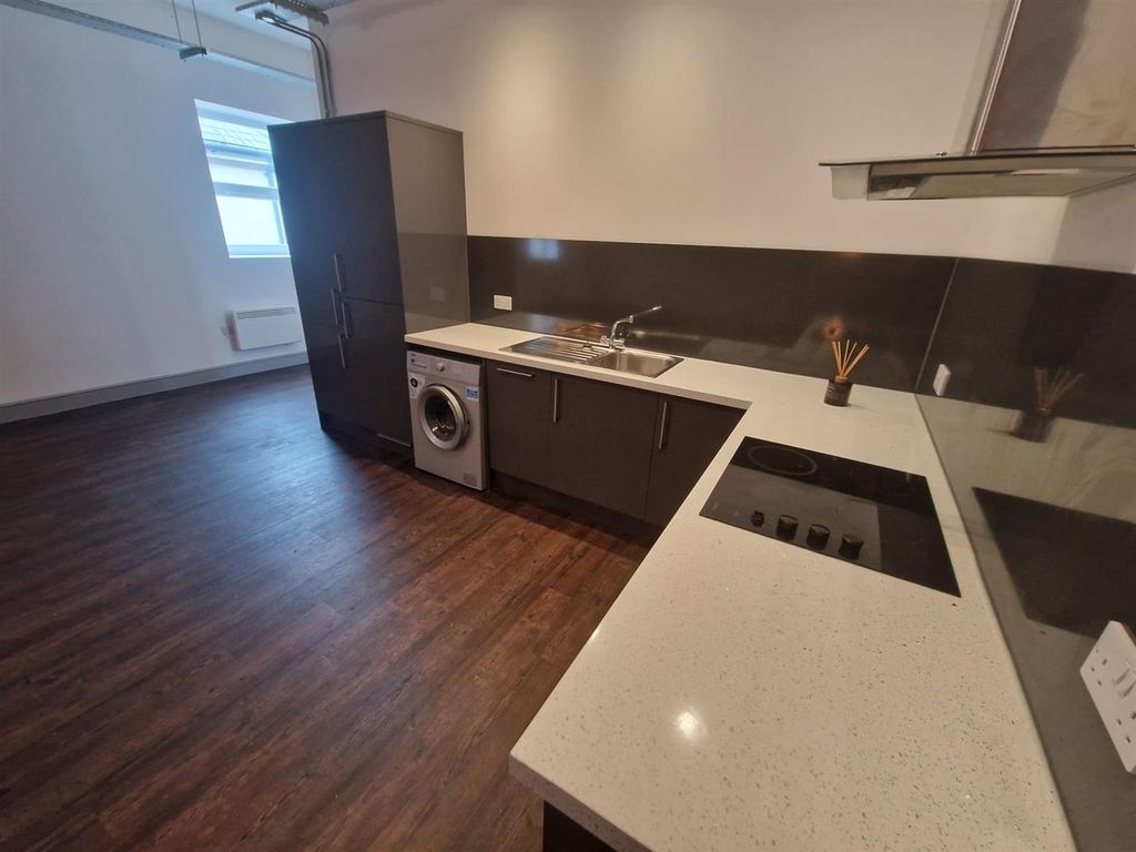 Property photo 3 of 17 2d29B660-2741-44B8-A8B2-27d9c106E34c.Jpg