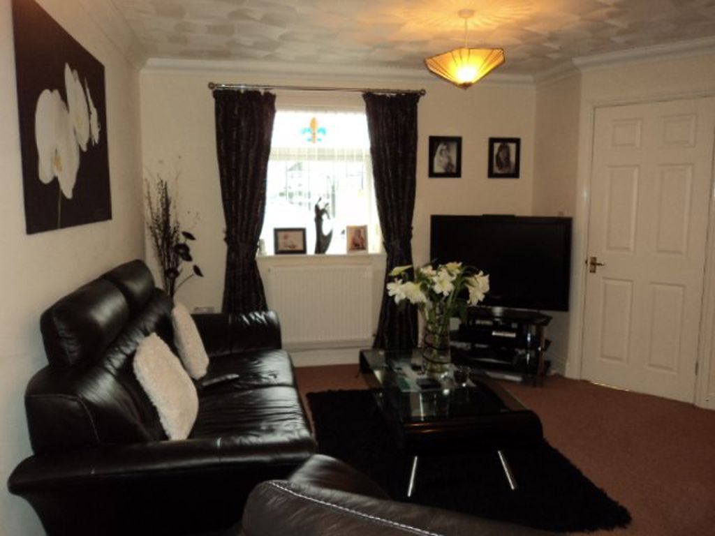 Property photo 2 of 11