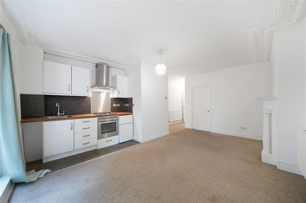 Property photo 3 of 16 Picture No. 15