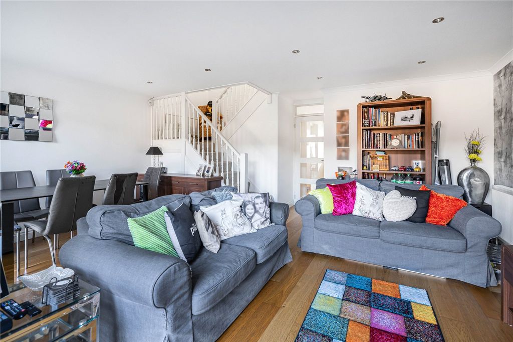 Property photo 2 of 21 Picture No. 17