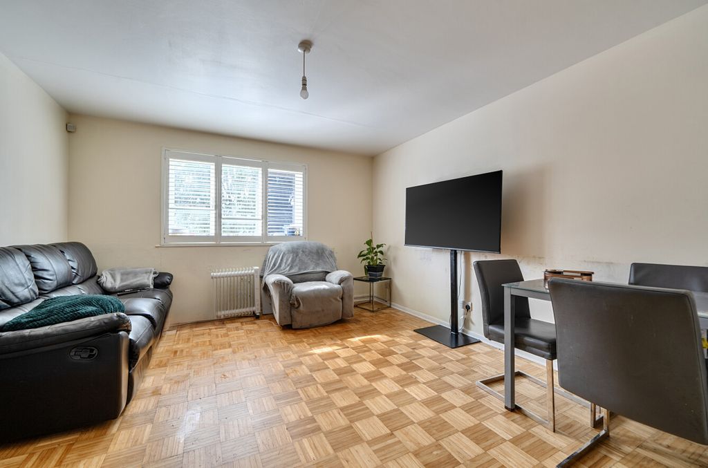 Property photo 3 of 18 1434457-11-69c11d...