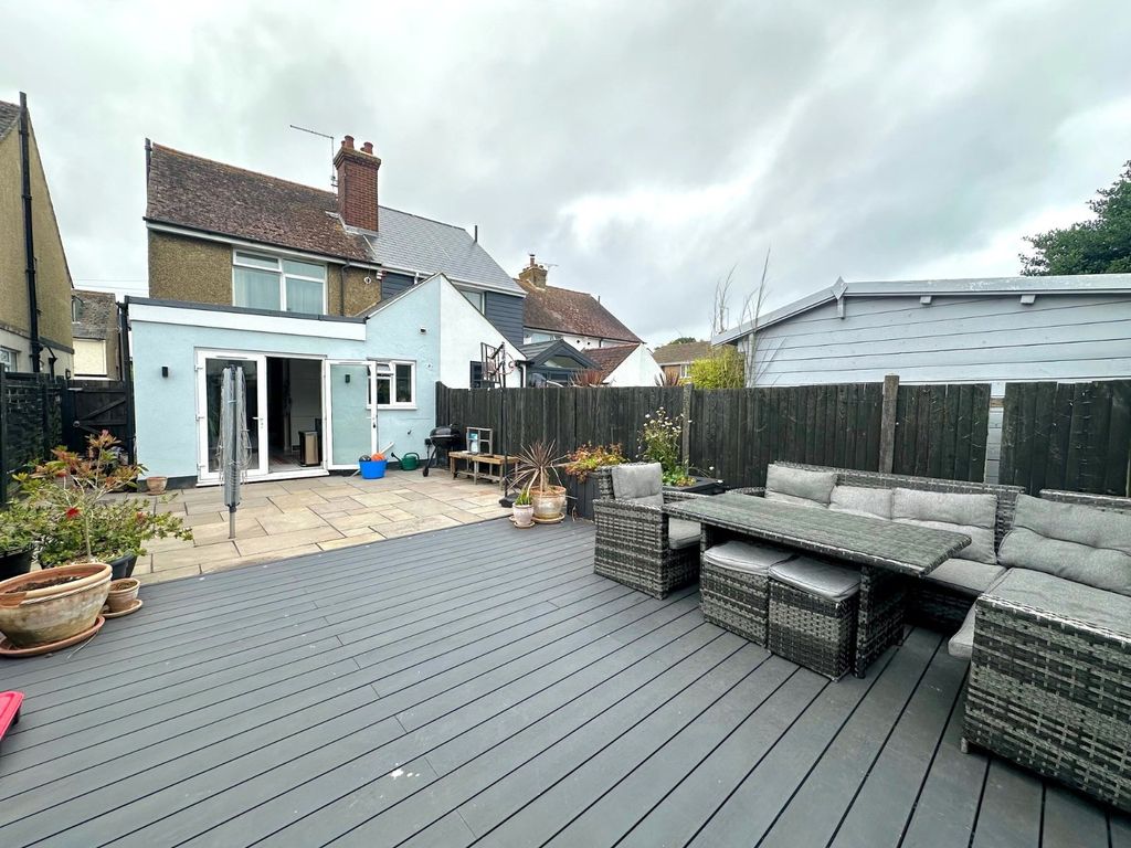 Property photo 2 of 12 Picture No. 17
