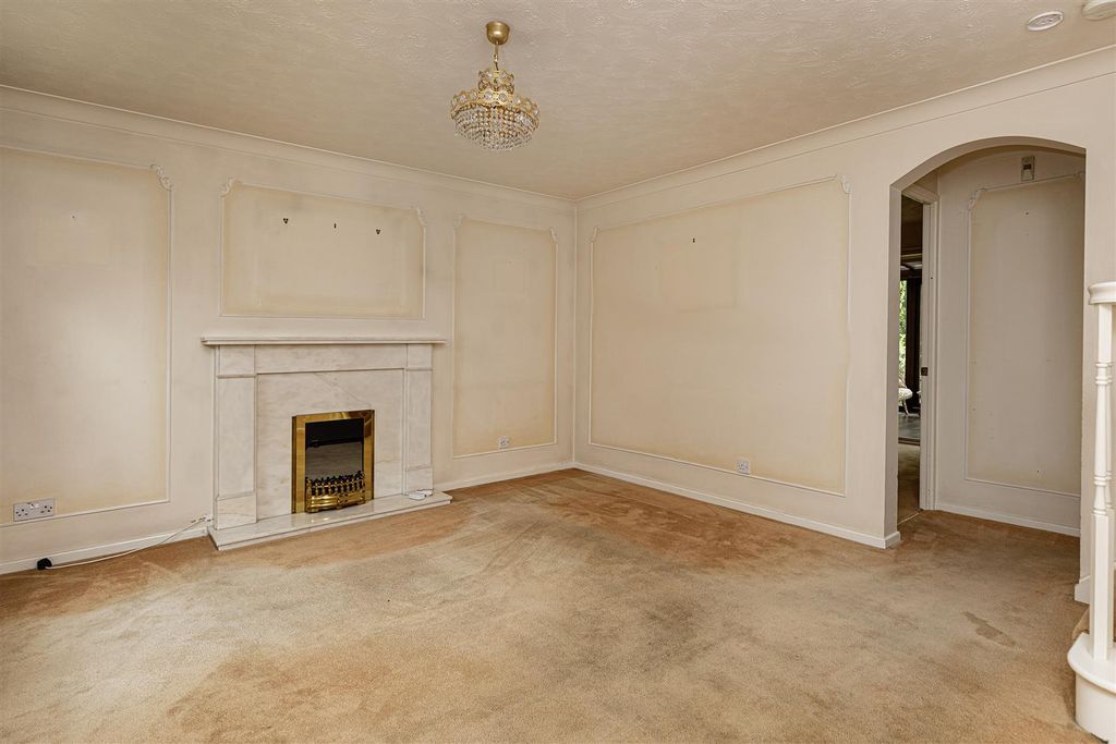 Property photo 3 of 42 Living Room