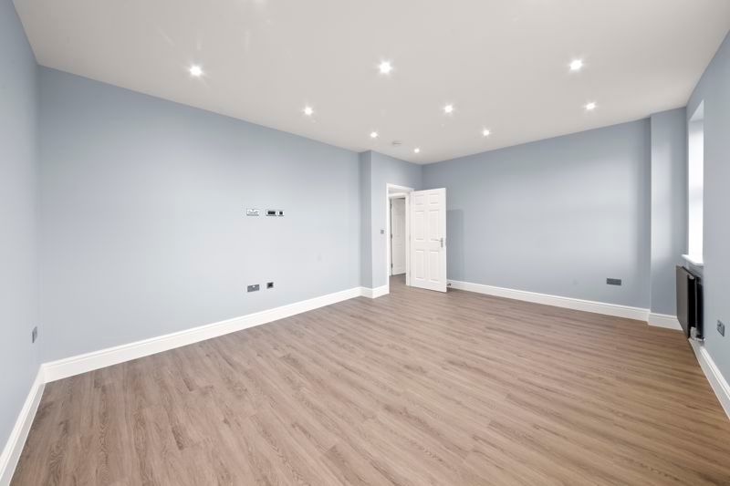 Property photo 2 of 15 Photo 8