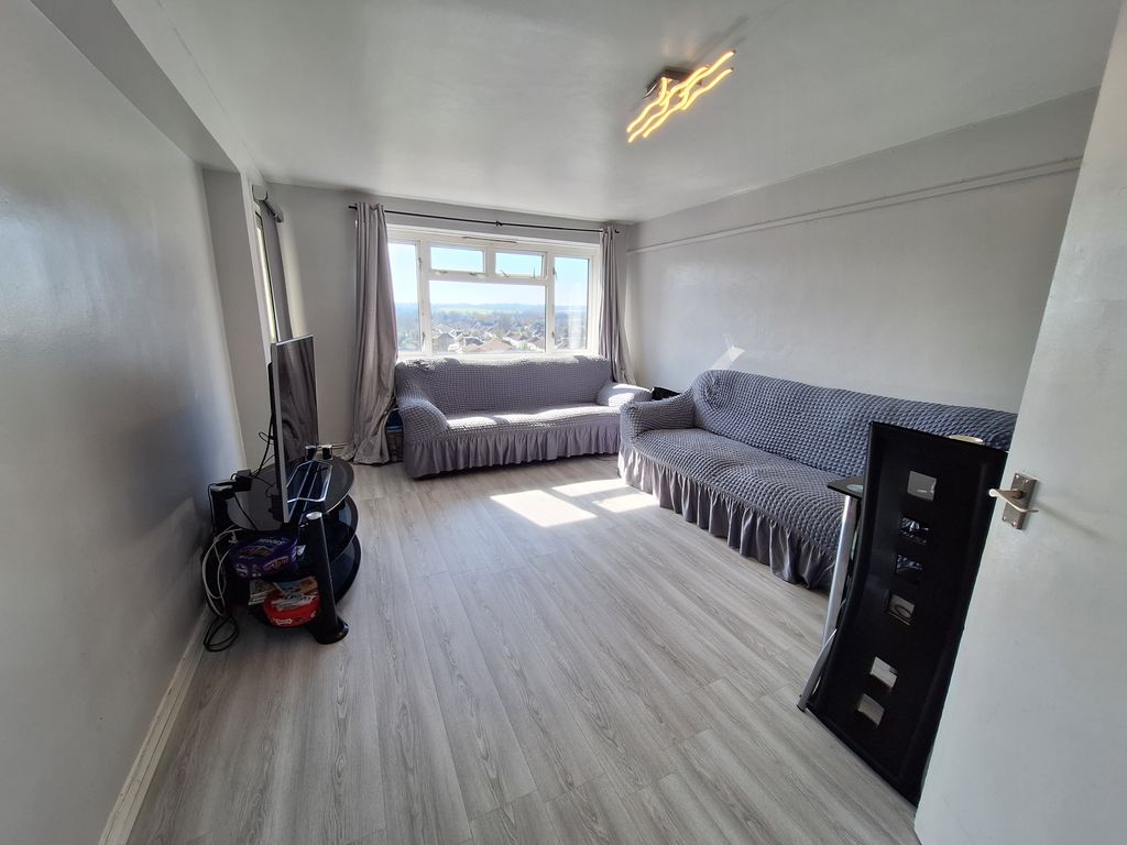 Property photo 2 of 14 Lounge With Balcony