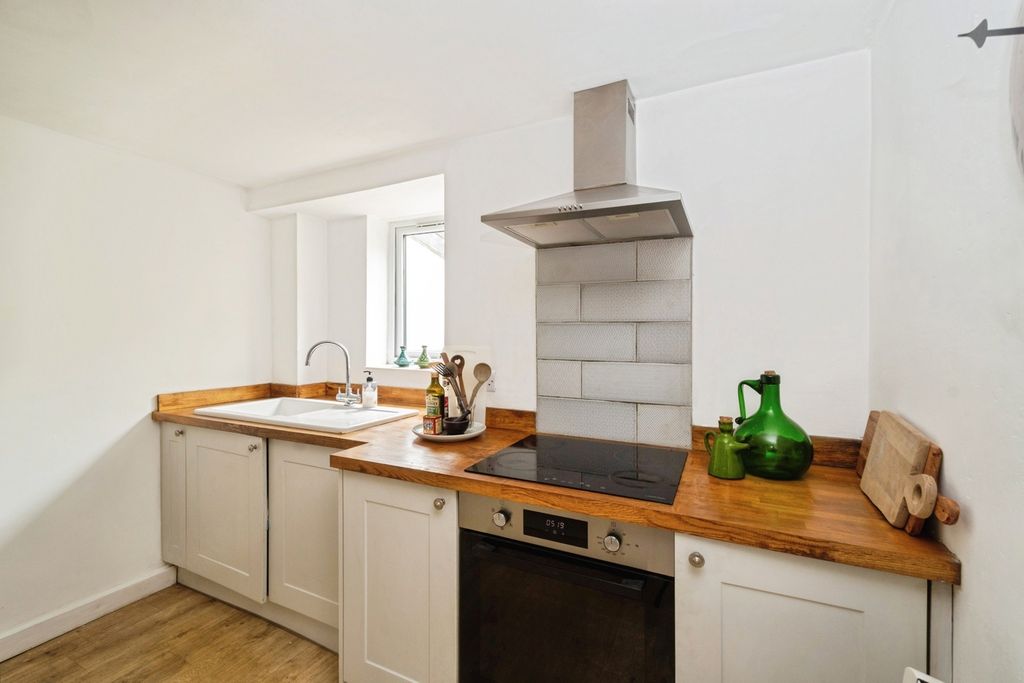 Property photo 3 of 20 Pbox-Img.Jpg