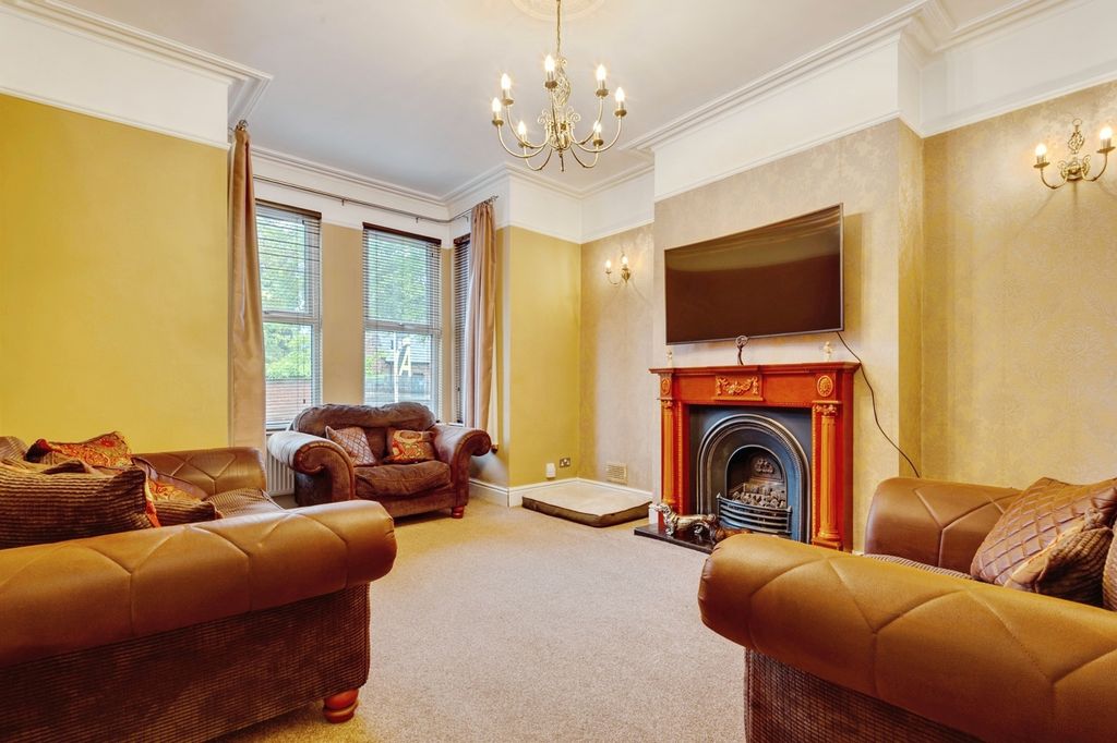 Property photo 3 of 24 Pbox-Img.Jpg