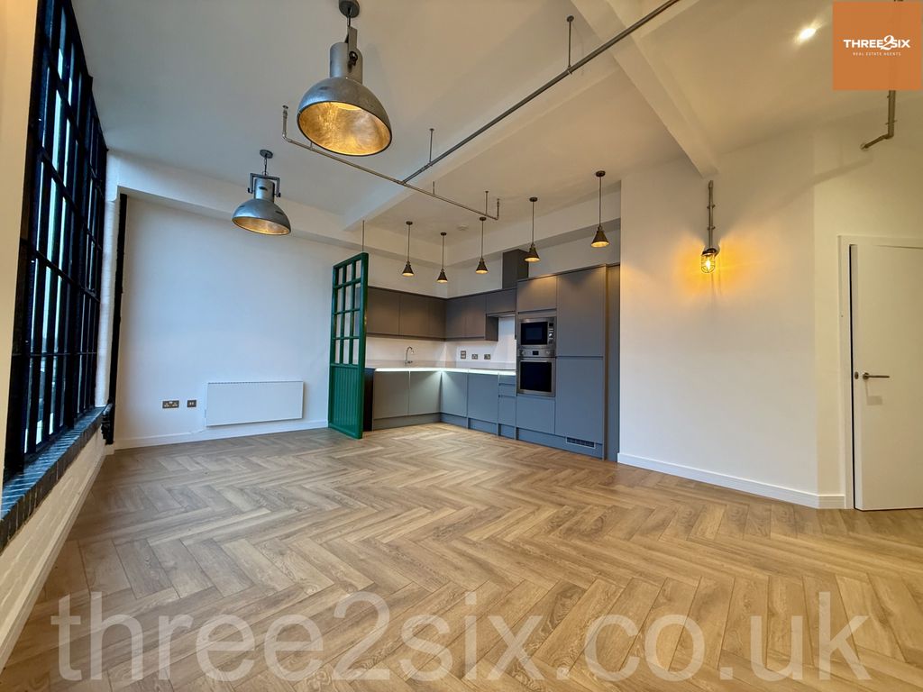 Property photo 3 of 7 Kitchen