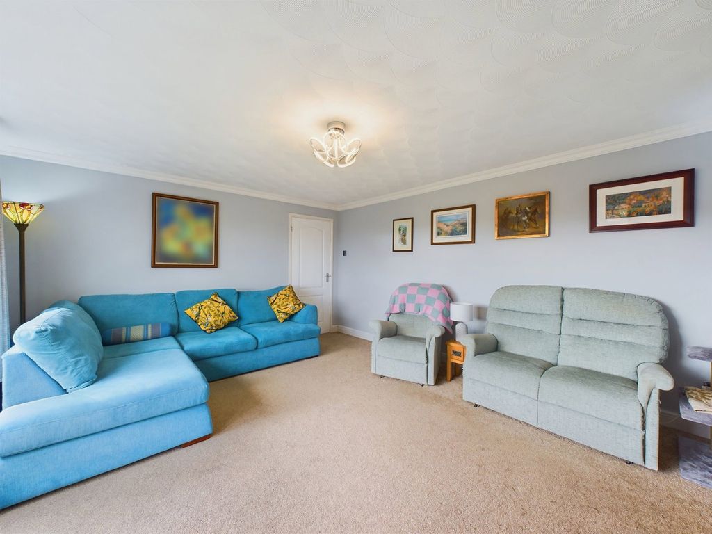 Property photo 2 of 21
