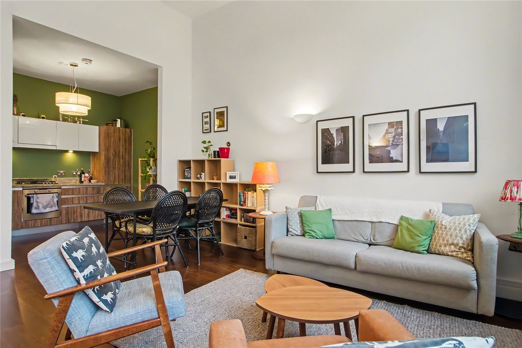 Property photo 2 of 19 Picture No. 12