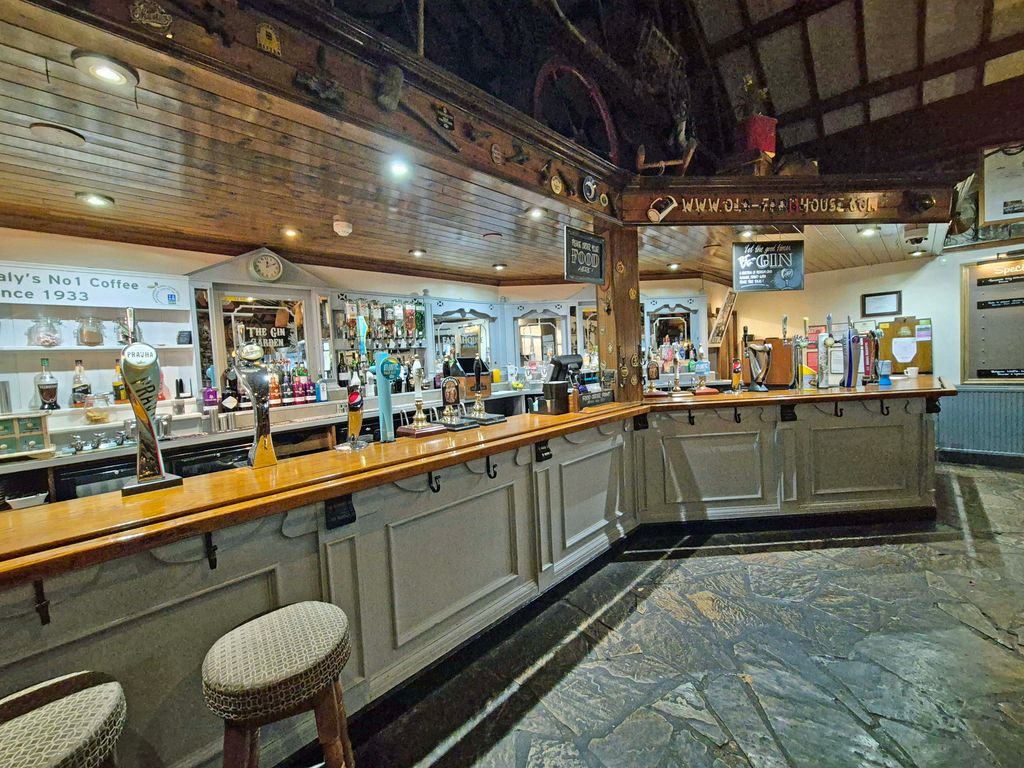 Property photo 3 of 14