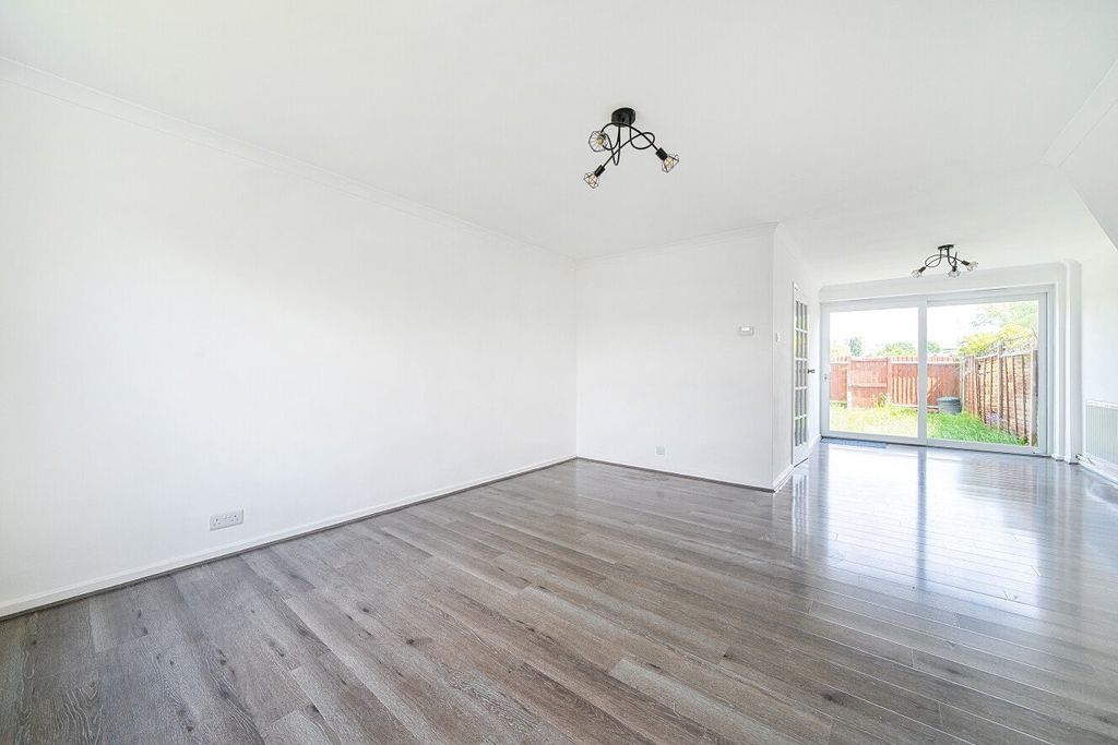 Property photo 2 of 16 Living Room