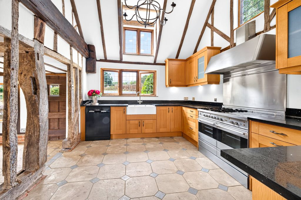 Property photo 3 of 26 Kitchen