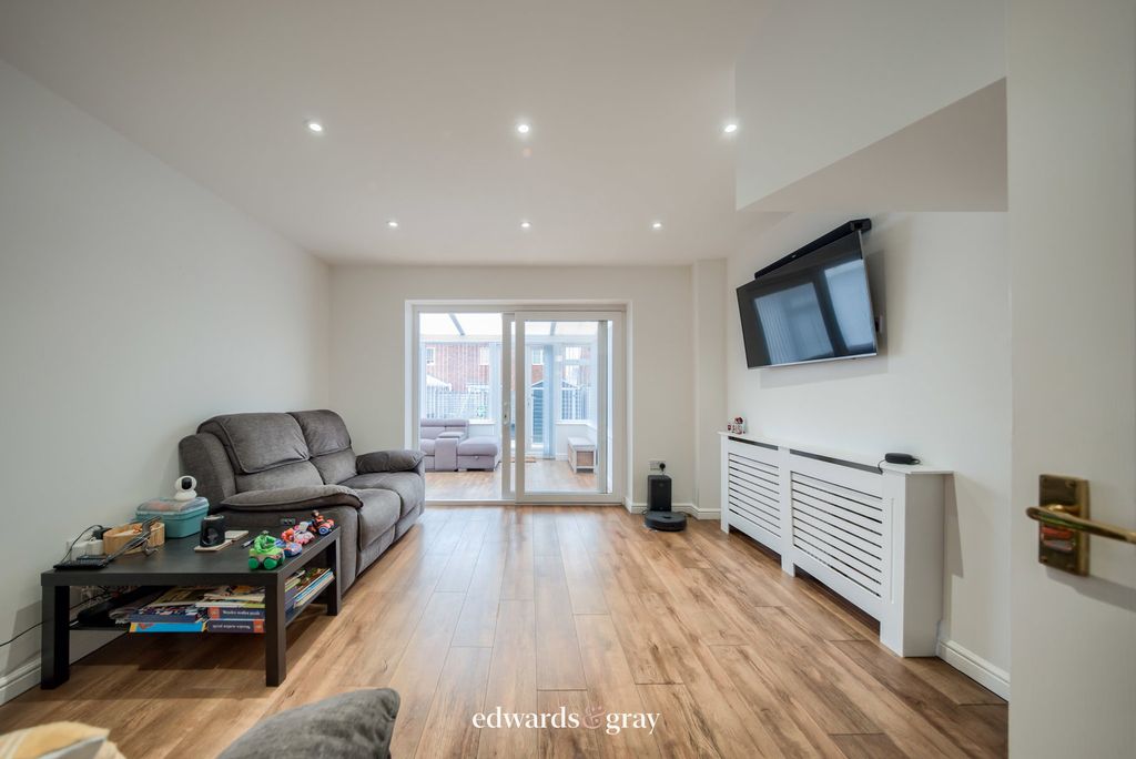 Property photo 3 of 19
