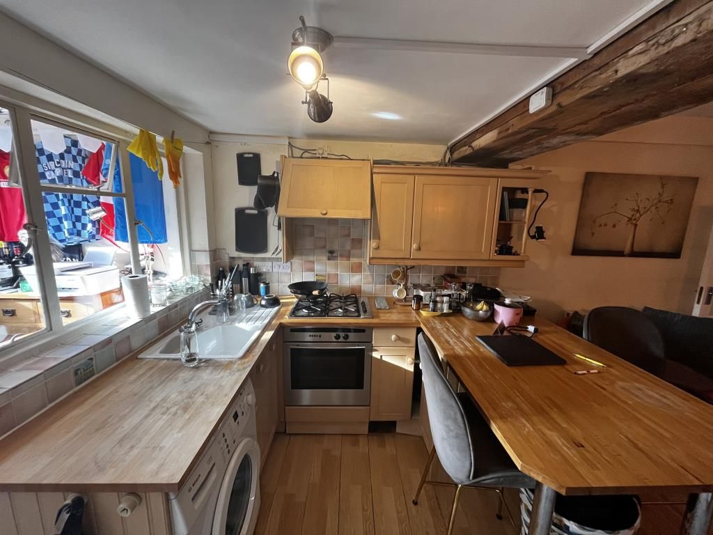 Property photo 3 of 5 Kitchen