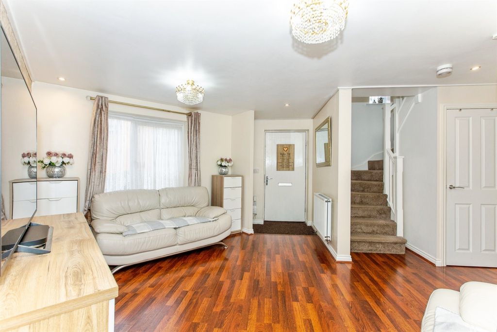 Property photo 3 of 17