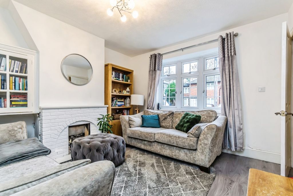 Property photo 2 of 10 Lounge