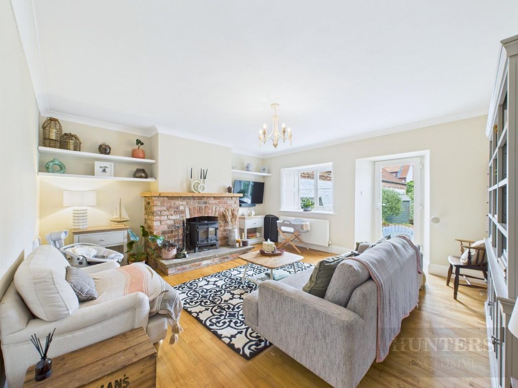 Property photo 3 of 26 Cam05333G0-Pr0210-Still008.Jpg