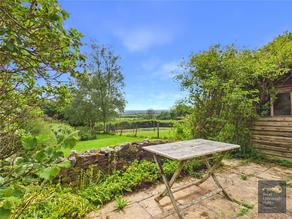 Property photo 2 of 39 Picture No. 28
