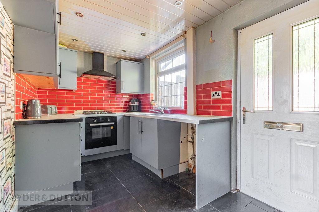 Property photo 3 of 13 Kitchen