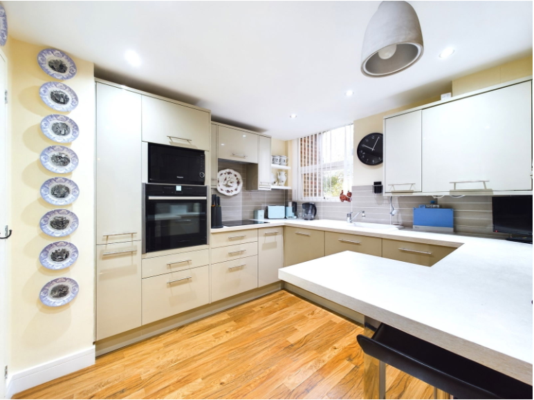 Property photo 2 of 14 2