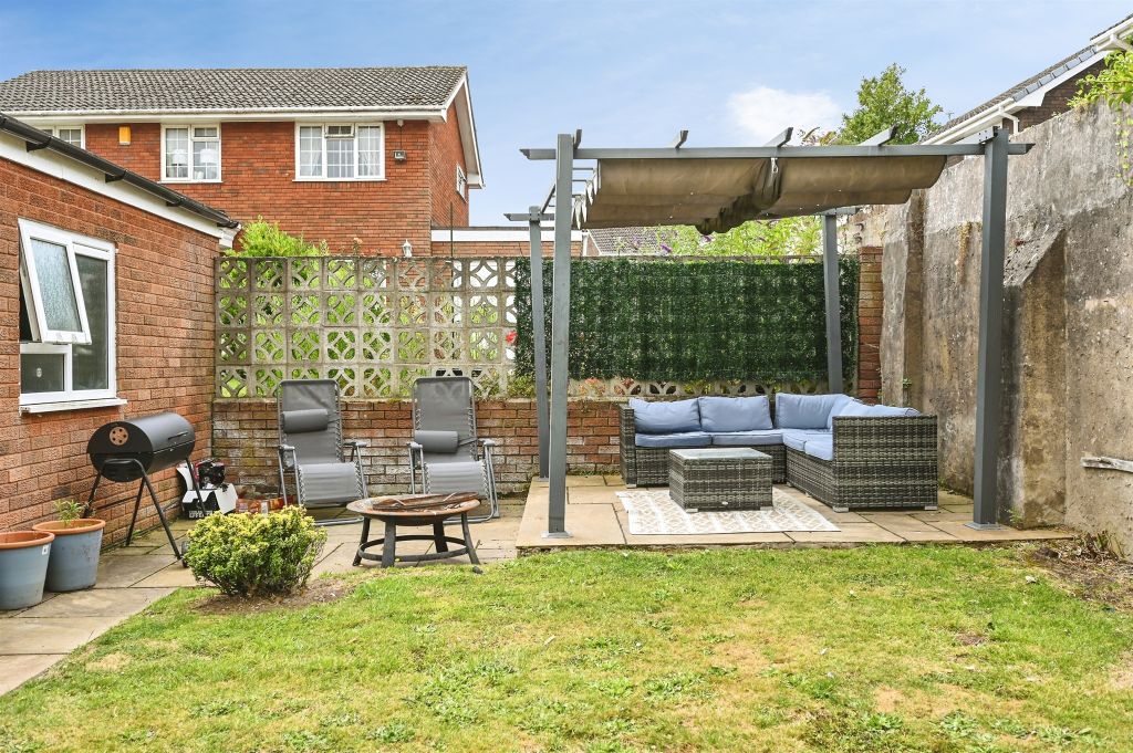Property photo 2 of 25