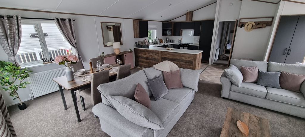 Property photo 3 of 29