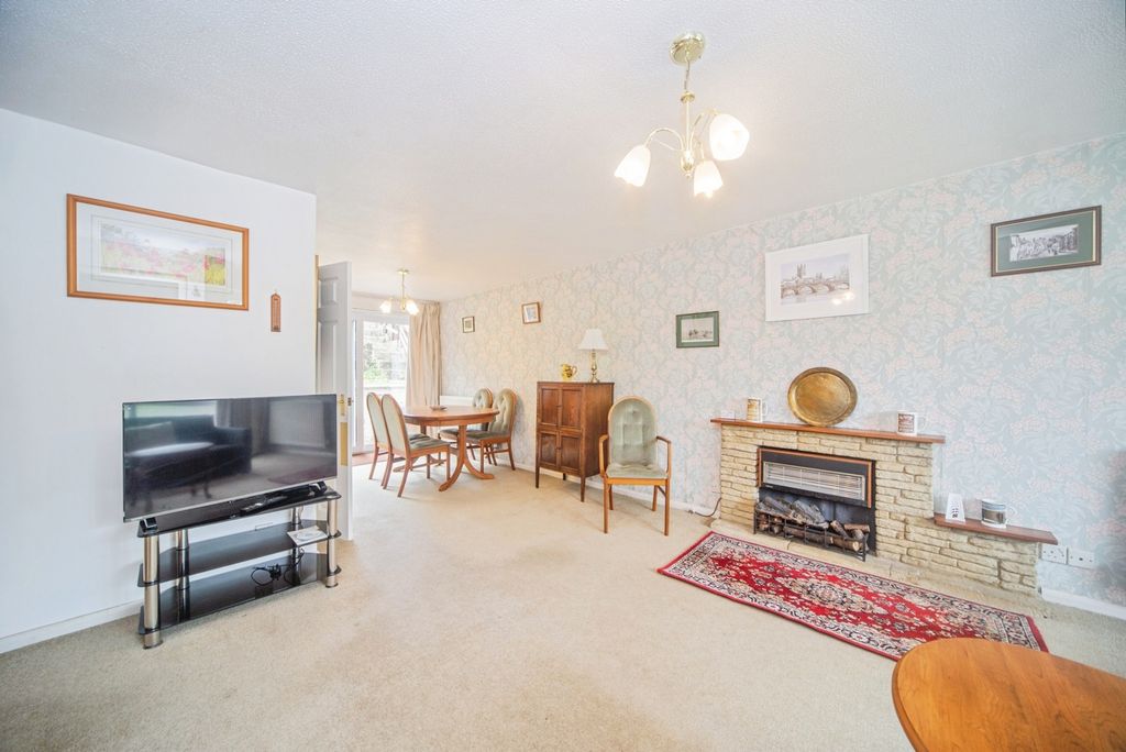 Property photo 3 of 18 Pbox-Img.Jpg