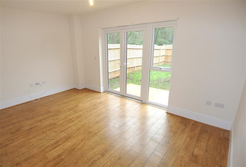 Property photo 3 of 8 Photo