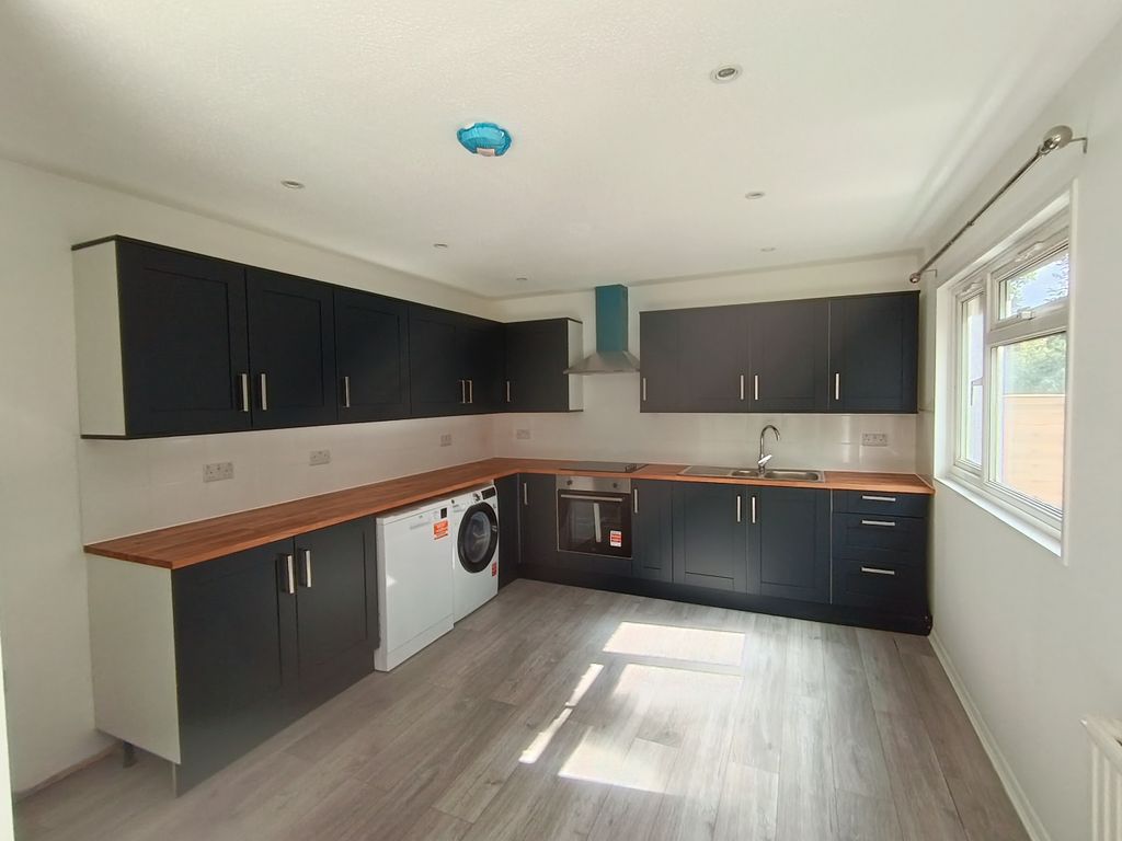 Property photo 3 of 14 Image