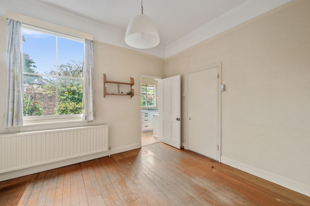 Property photo 3 of 16 Picture No. 01