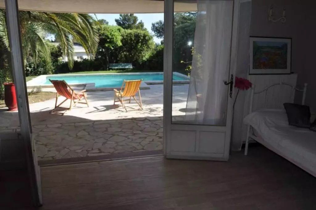 Property photo 2 of 24