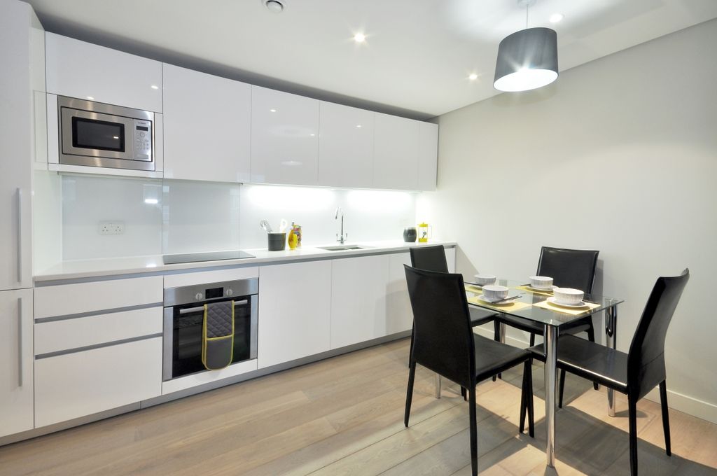 Property photo 3 of 7 Kitchen