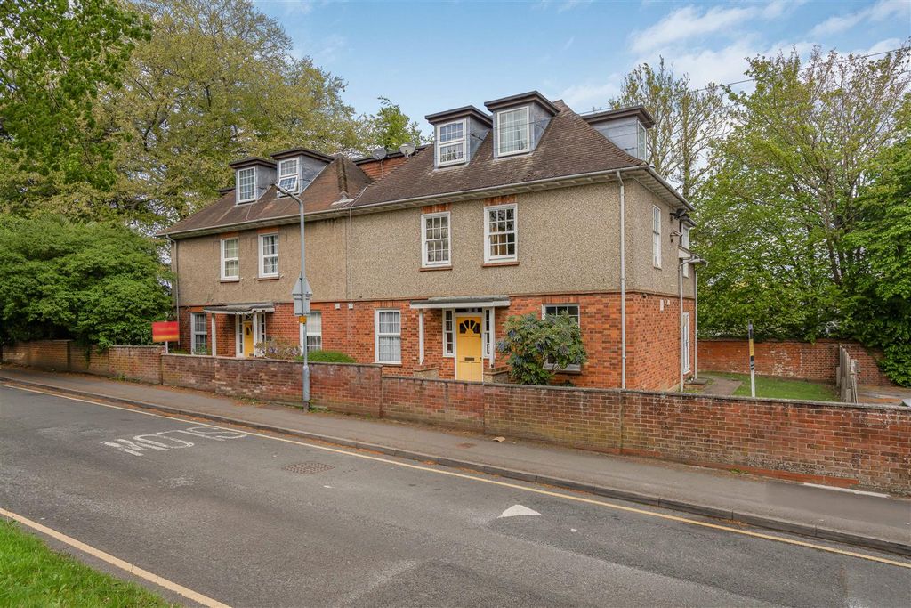 Property photo 1 of 11 External