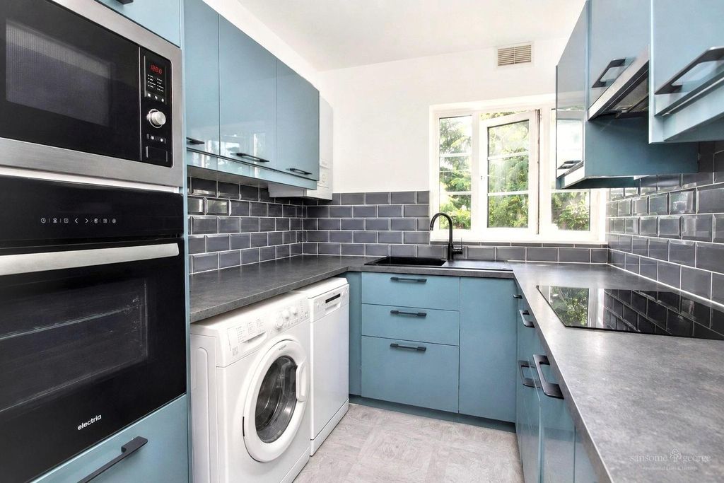 Property photo 2 of 22 Kitchen