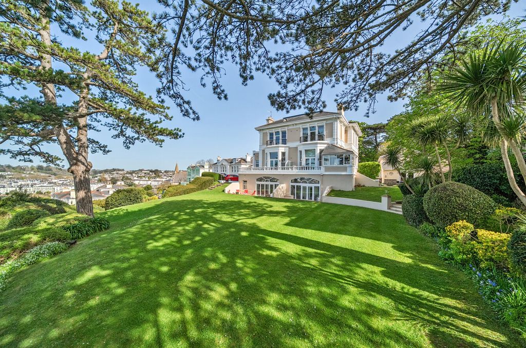 Property photo 1 of 22 Front