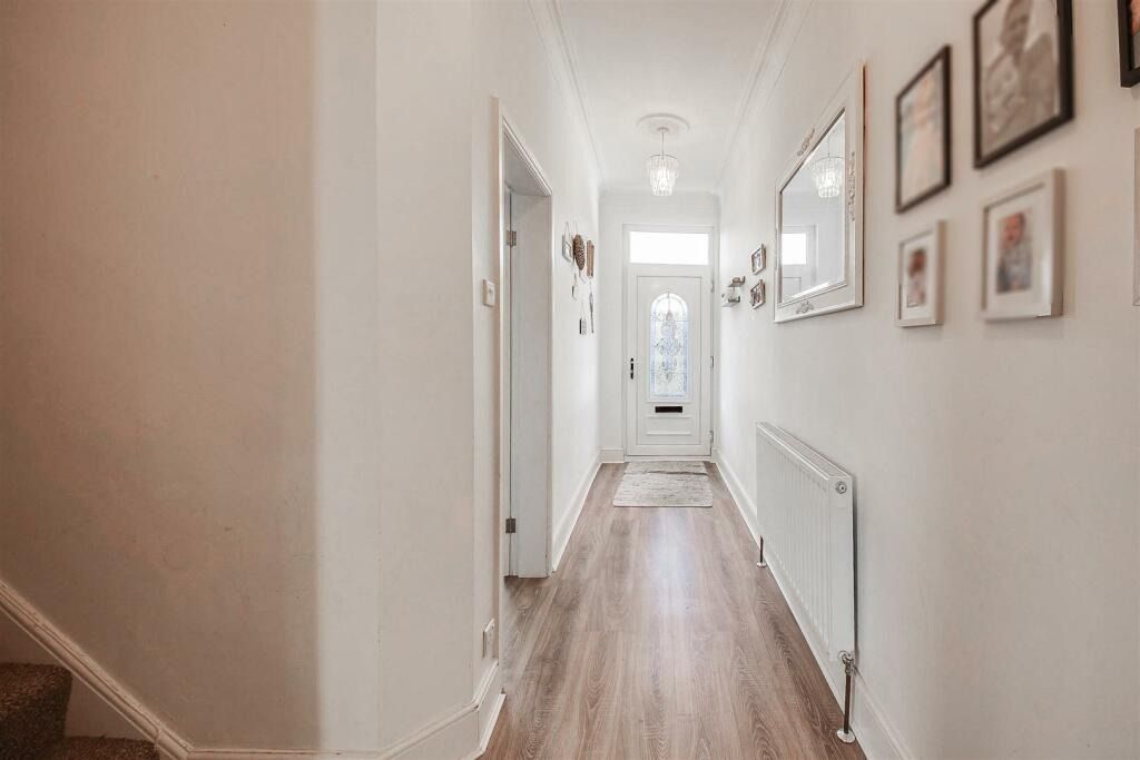 Property photo 2 of 22 4260172
