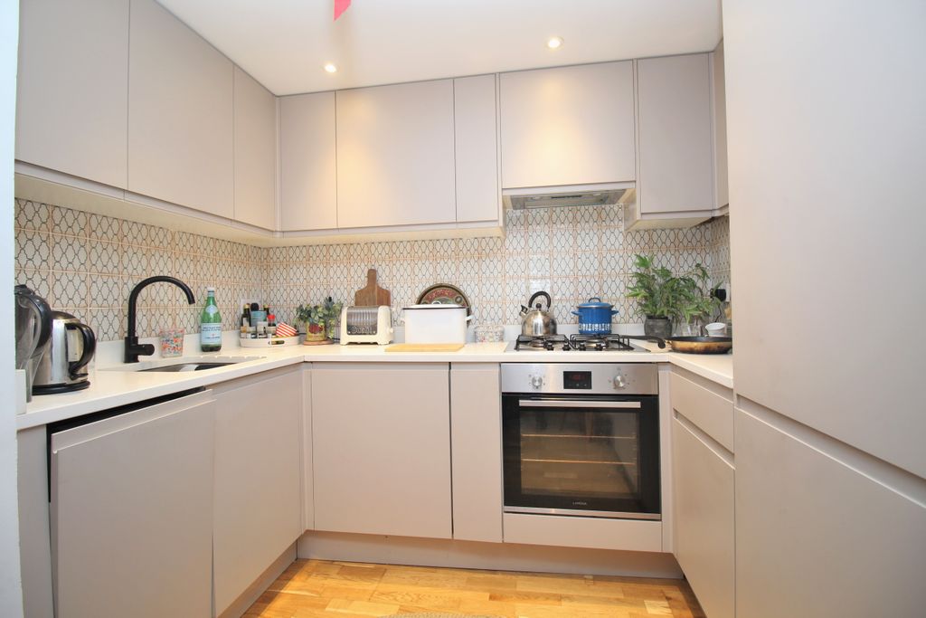 Property photo 3 of 17 19