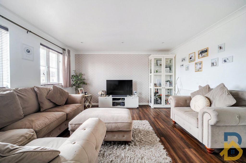 Property photo 2 of 11 Picture No. 36