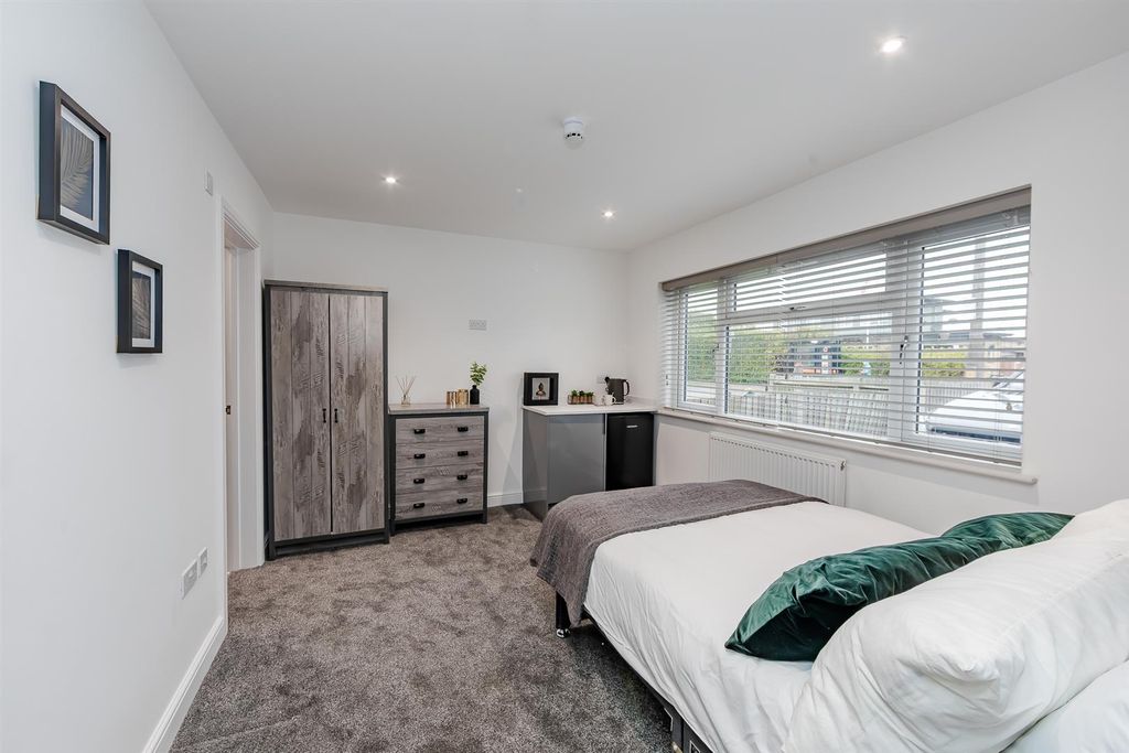 Property photo 1 of 11 Rm1_Img-13.Jpg