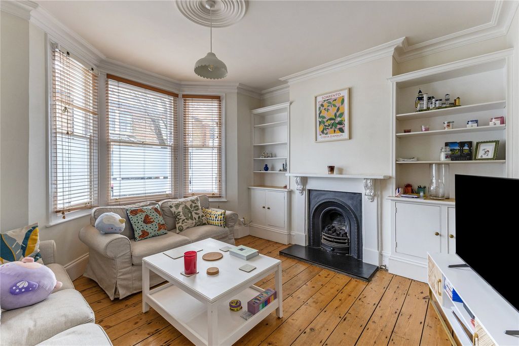 Property photo 2 of 17 Picture No. 11