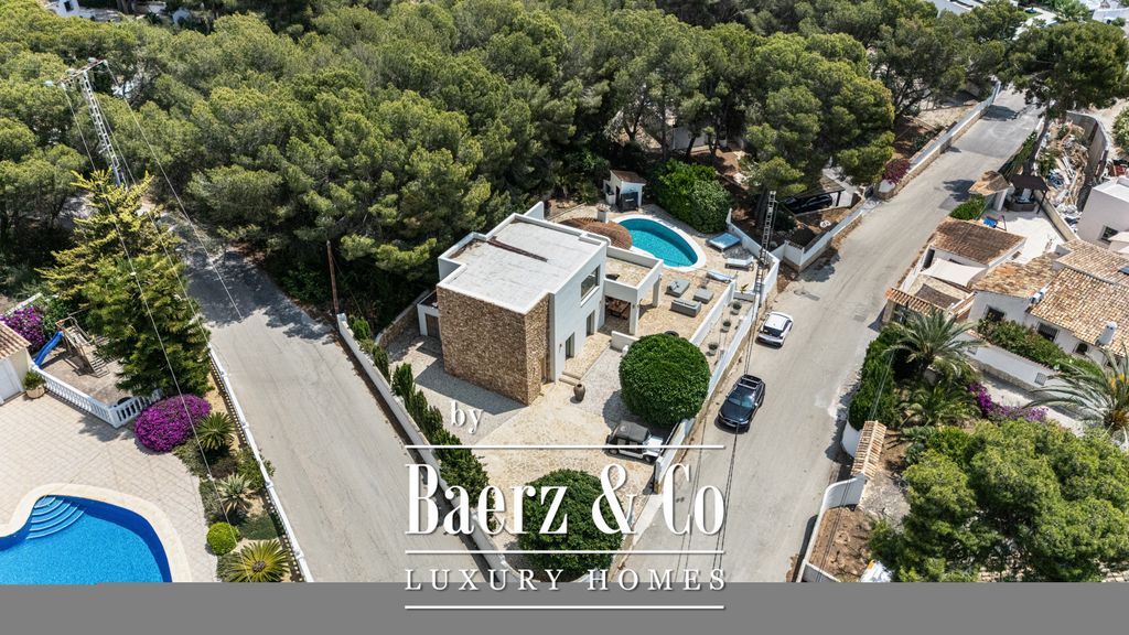 Property photo 3 of 27