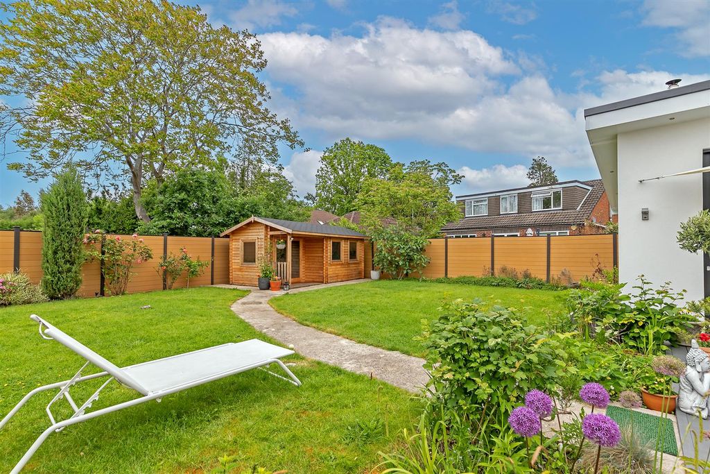 Property photo 2 of 34 25Westriding-63.Jpg