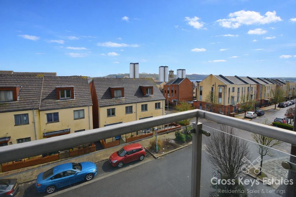 Property photo 2 of 13 Balcony